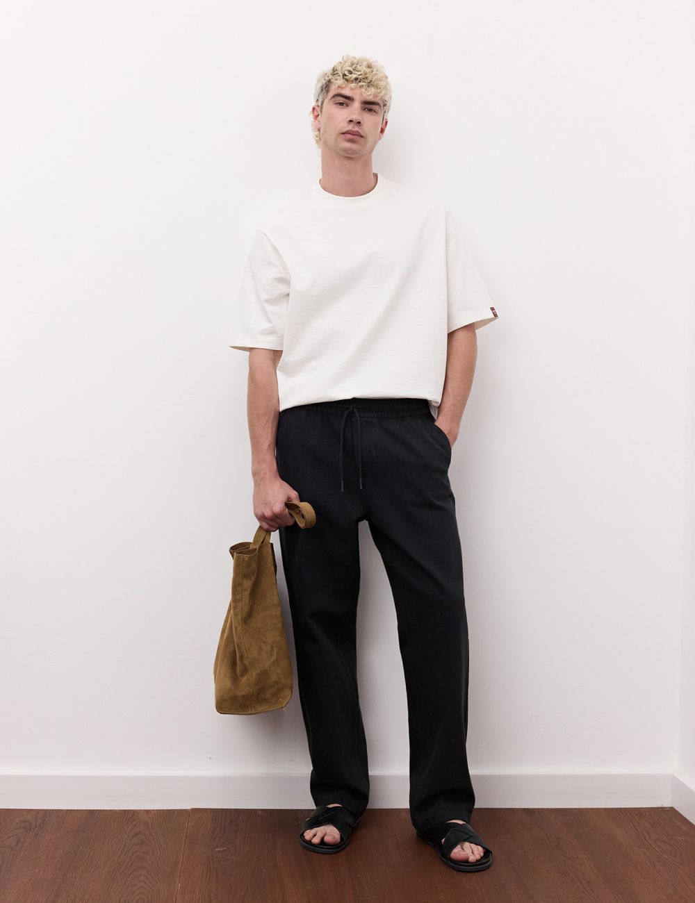 ג’ינס Loose בגזרה משוחררת