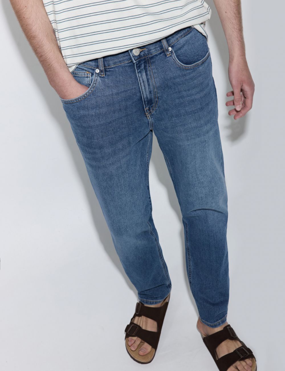 ג׳ינס בגזרת SLIM