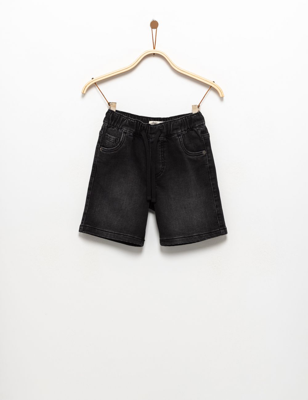 ברמודה מג׳ינס ג׳וגר