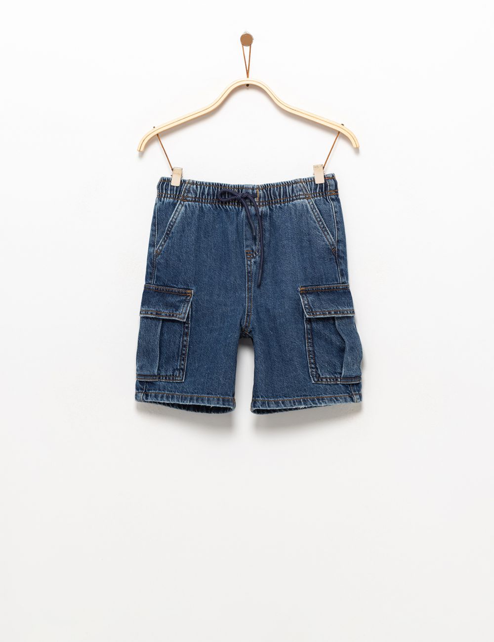 דגמ”ח ג’ינס קצר