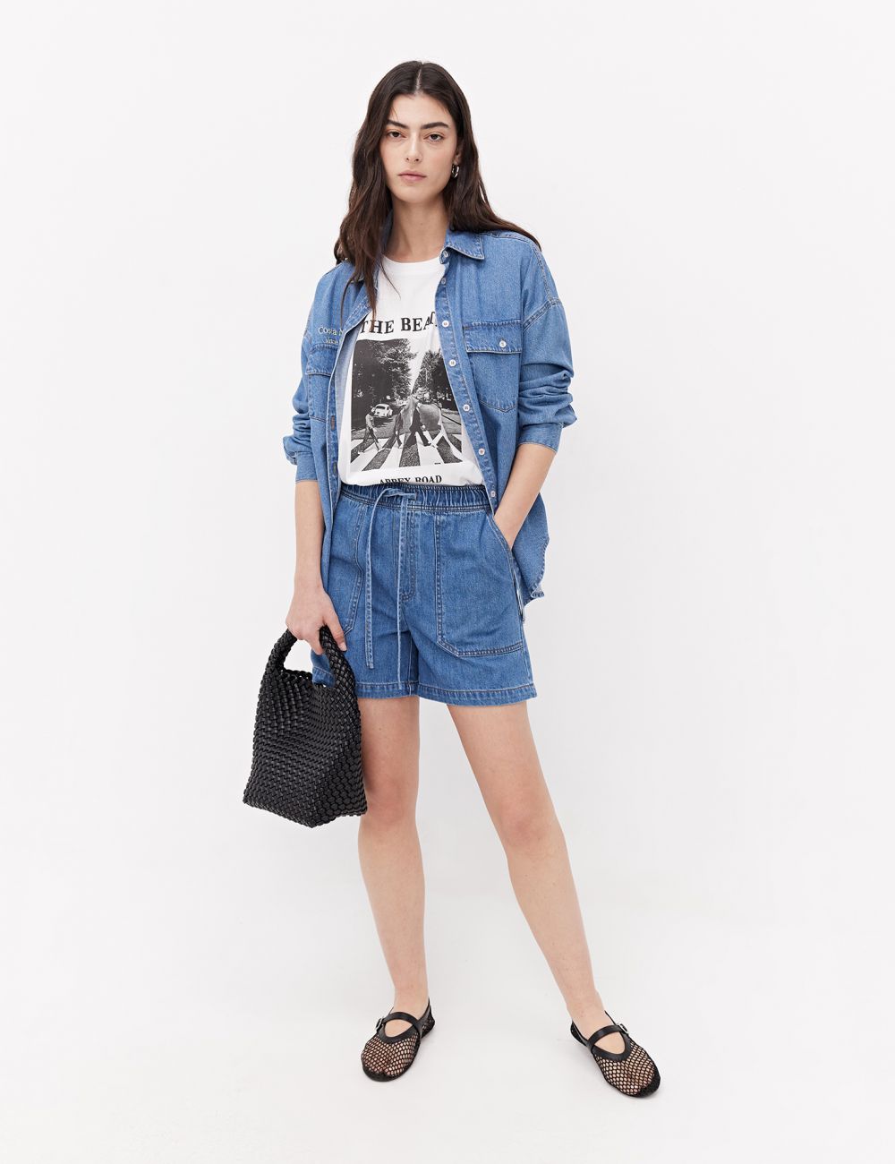 מכנסי ג’ינס קצרים