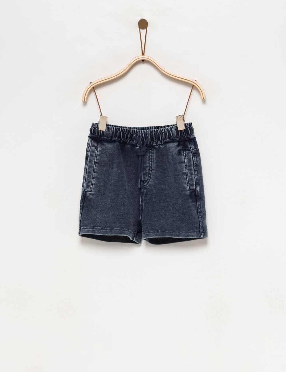 מכנסי ג׳ינס סרוגים