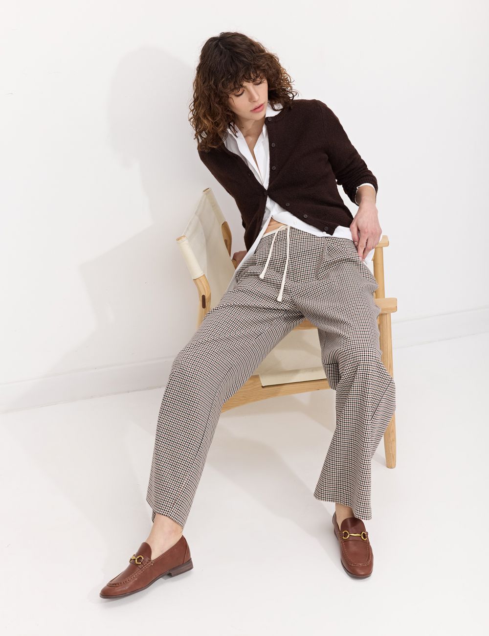 מכנסיים מחויטים רחבים