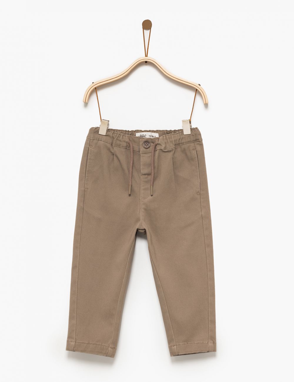 מכנסיים מחויטים