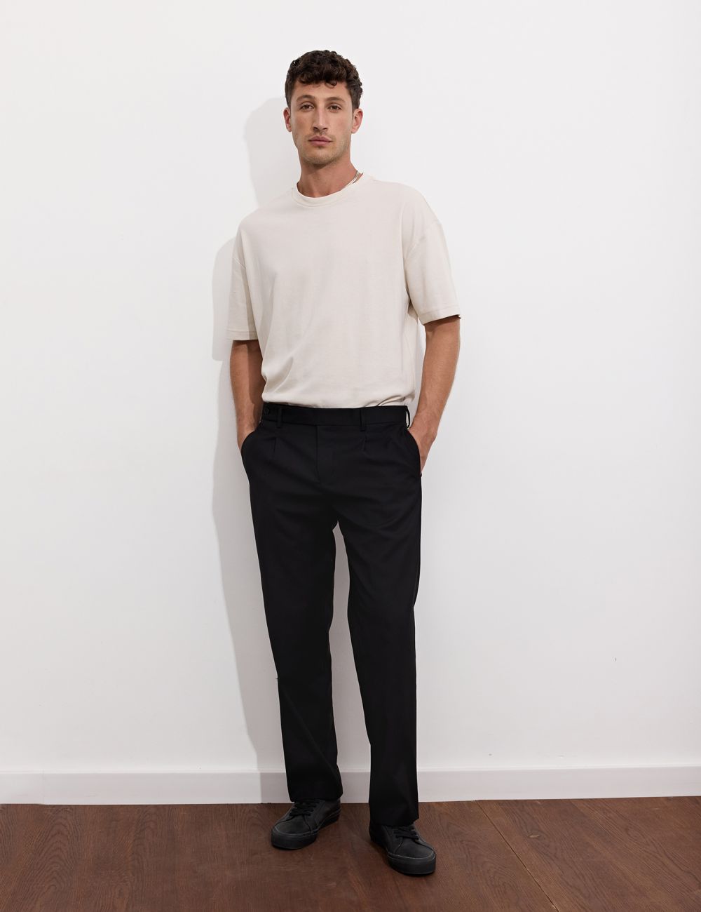 מכנס מחוייט  בגזרה STRAIGHT