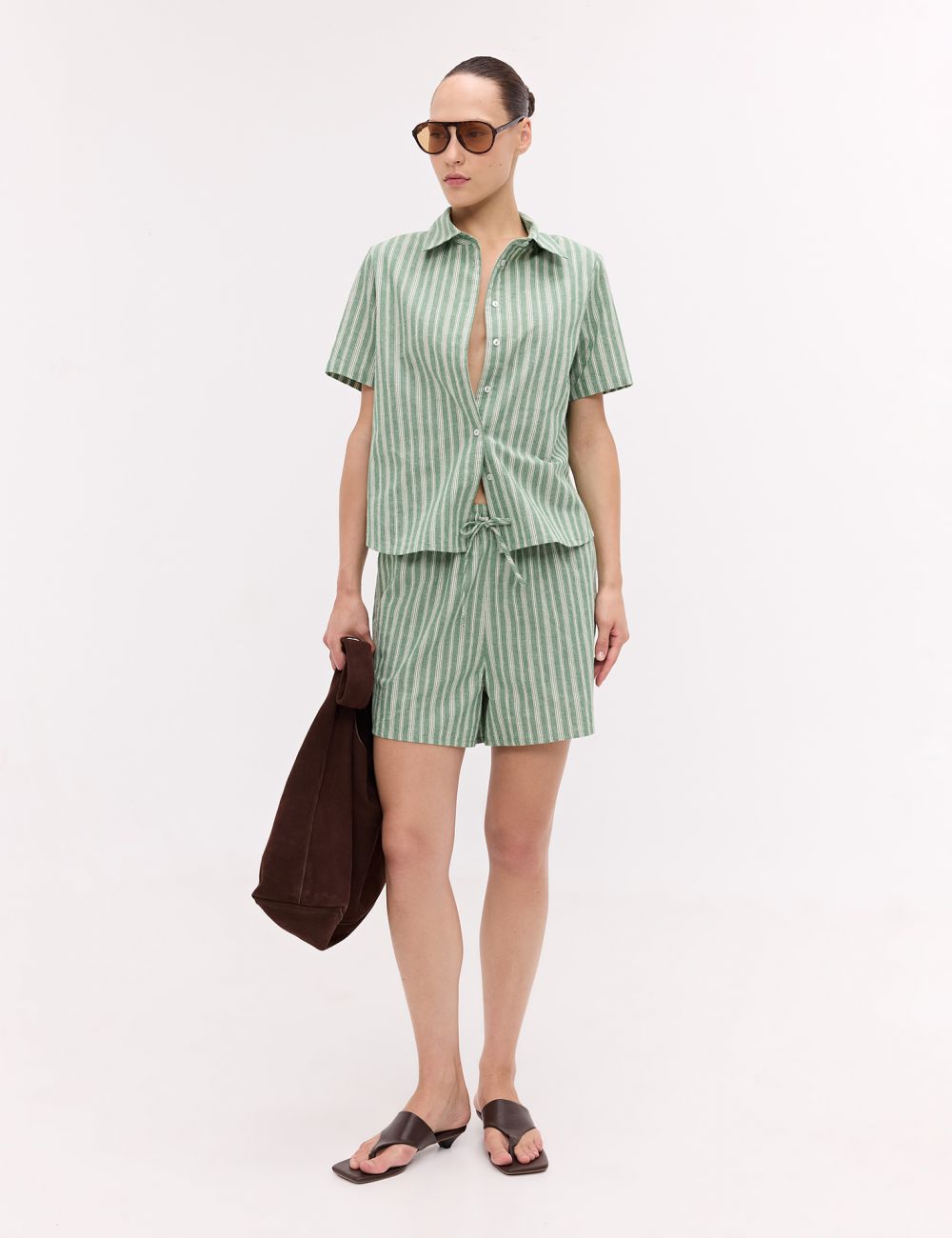 שורט עם פסים