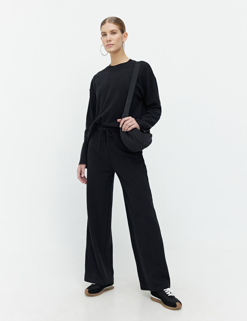 מכנסיים מבד סריג רך