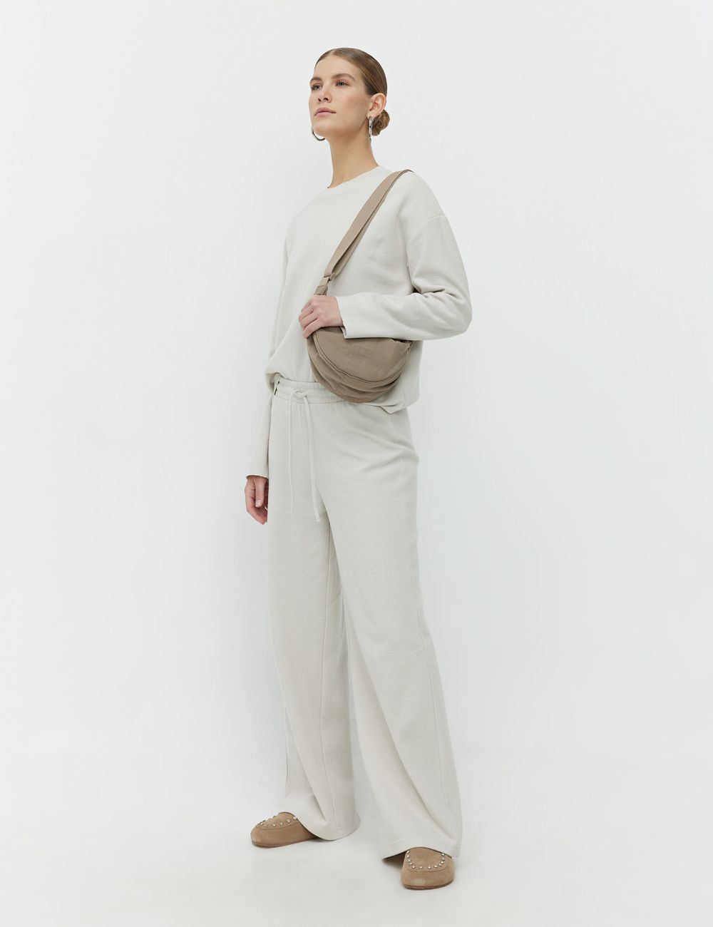 מכנסיים מבד סריג רך