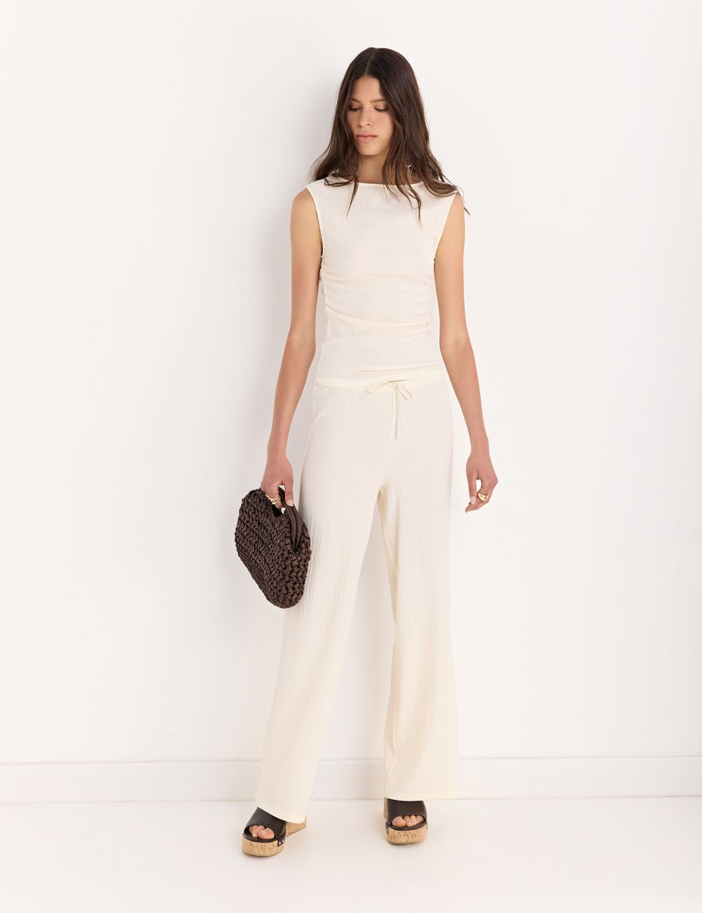 מכנסיים מבד טקסטורה