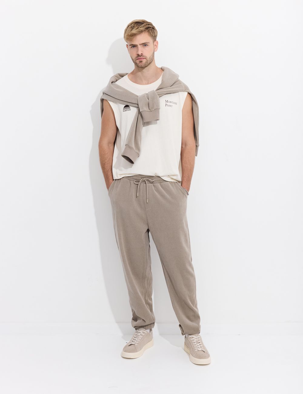 מכנסי JOGGER עם טקסטורה