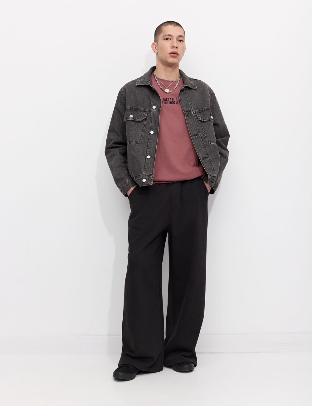 מכנסי טרנינג רחבים