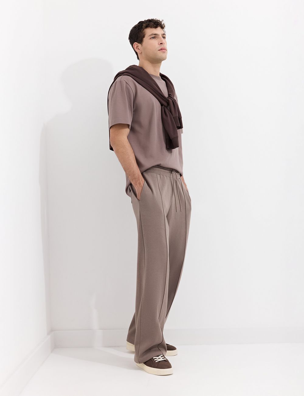 מכנס גומי עם תיפור קדמי