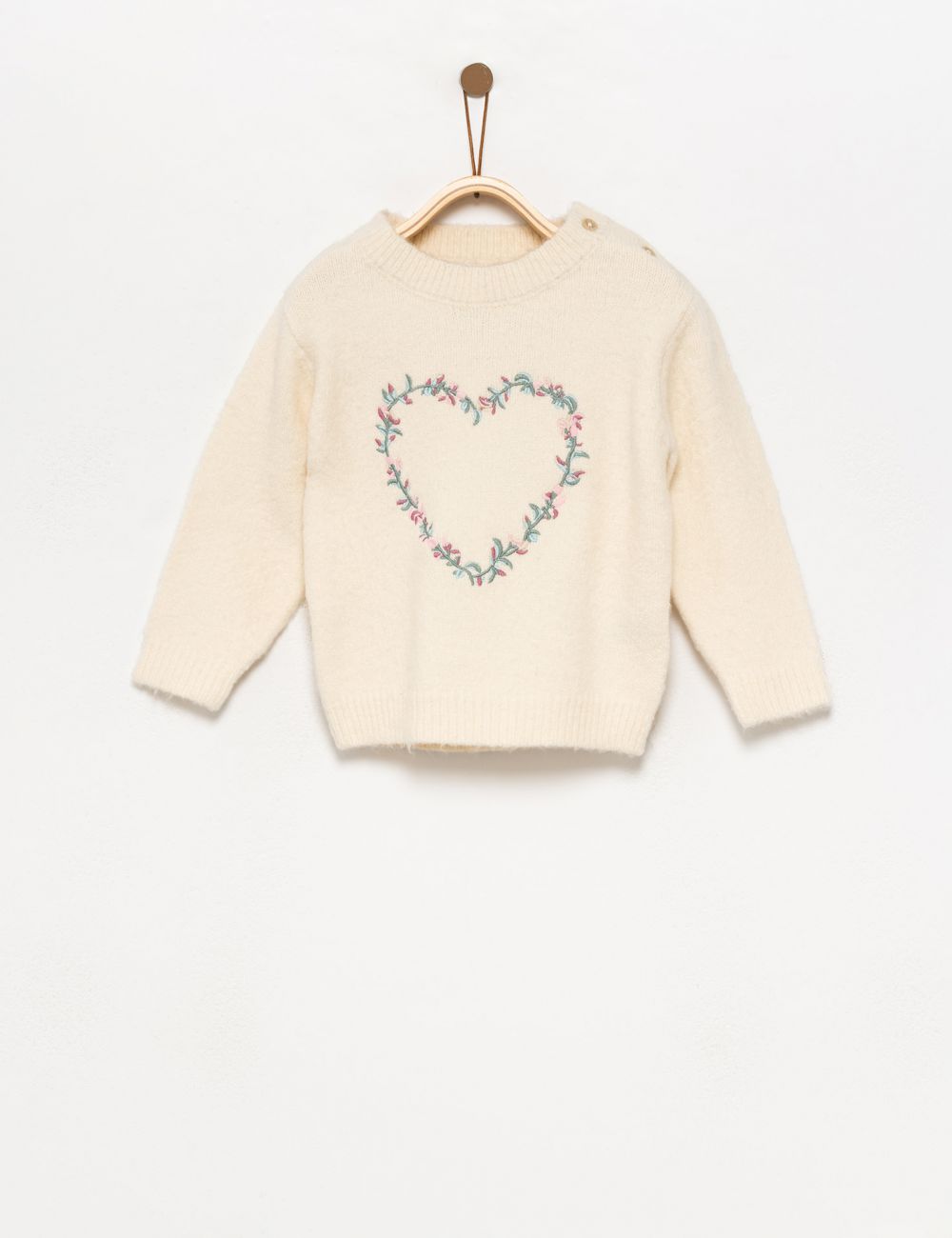 סריג עם רקמה