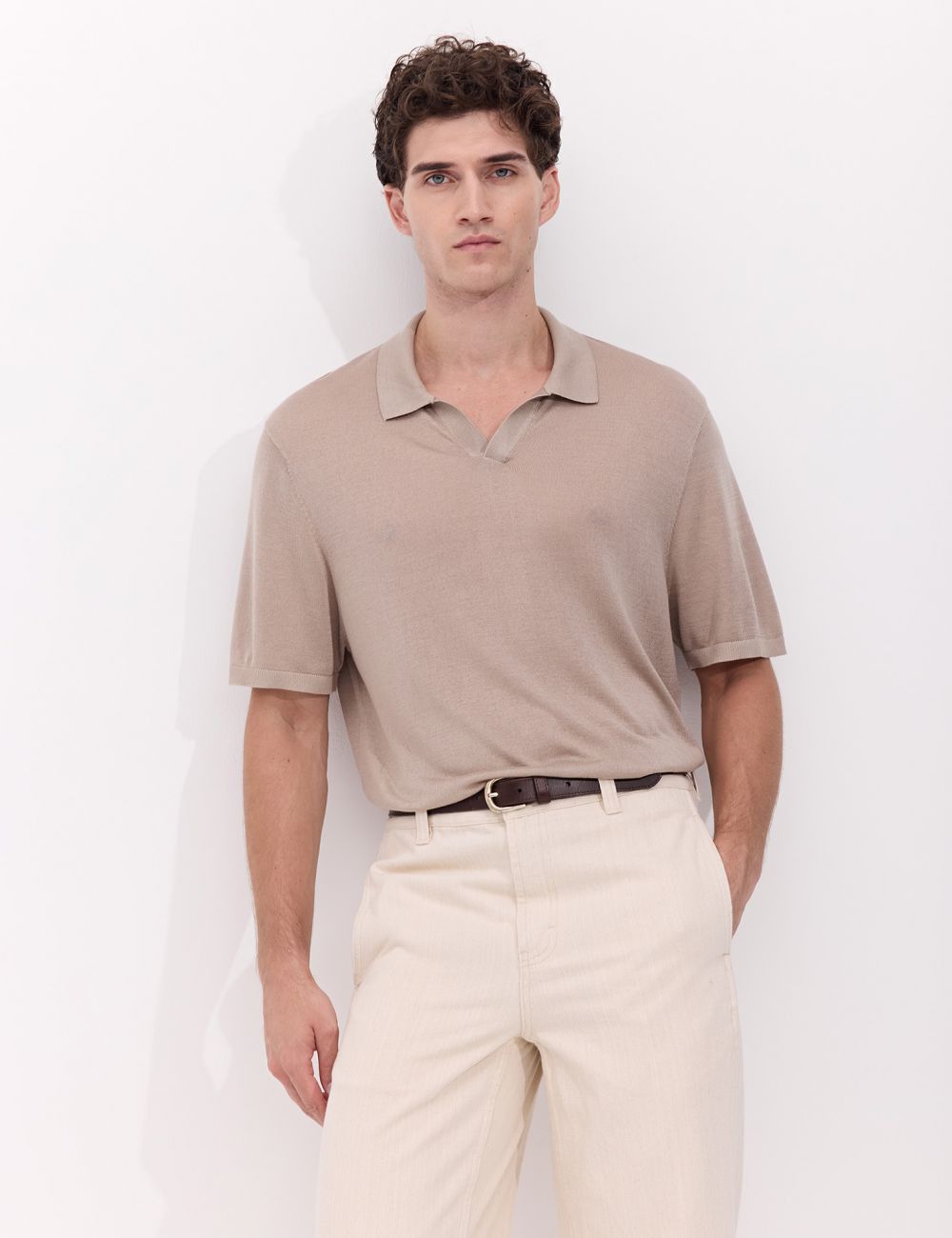 פולו סריג עם מפתח v