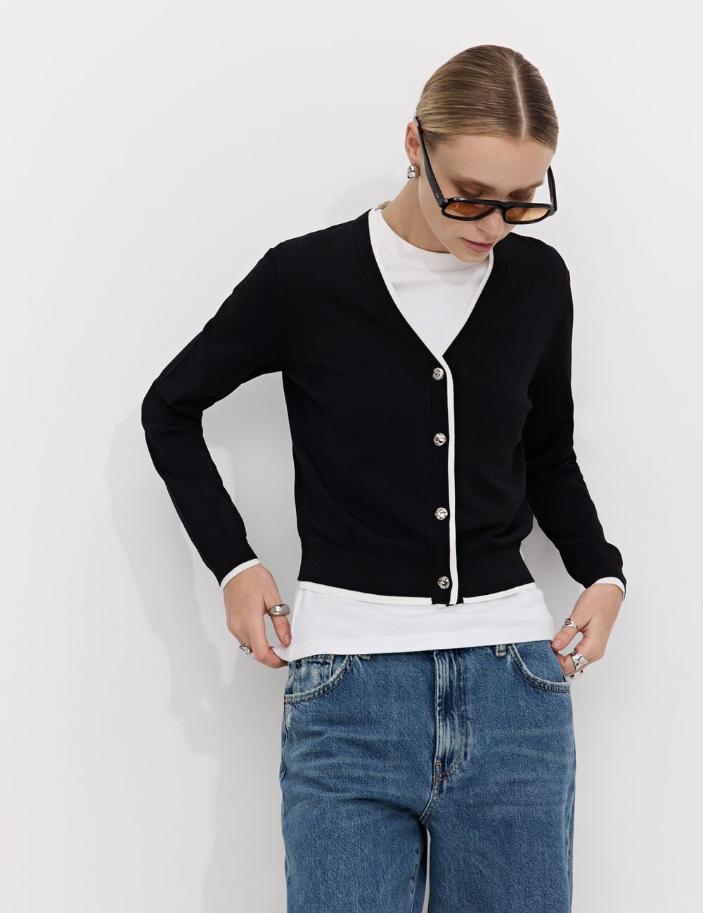 קרדיגן עם כפתורים