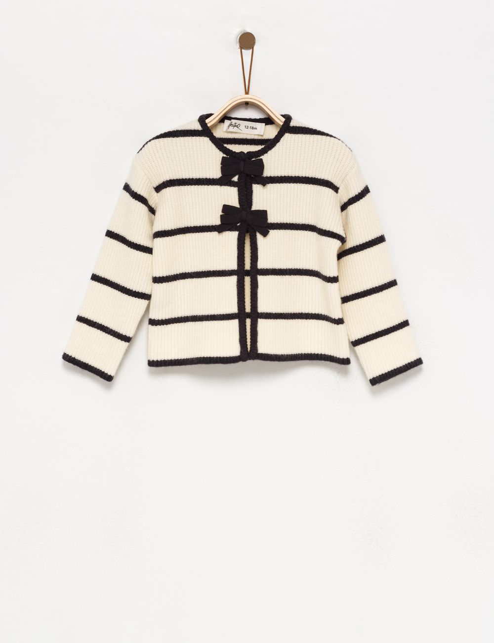 סריג פסים עם פפיונים