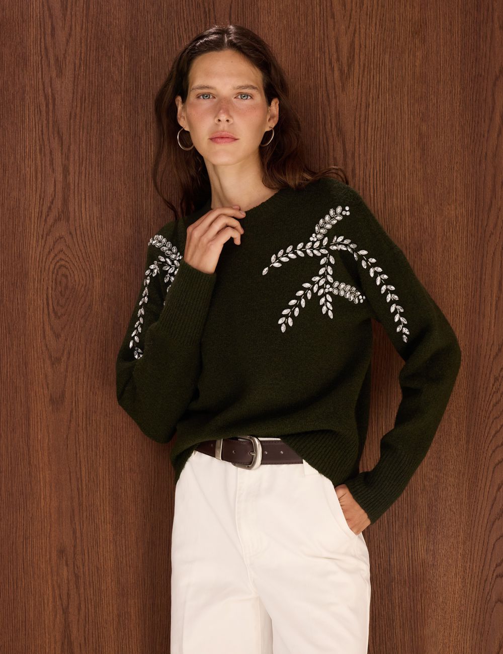 סוודר עם אבני זרקונים