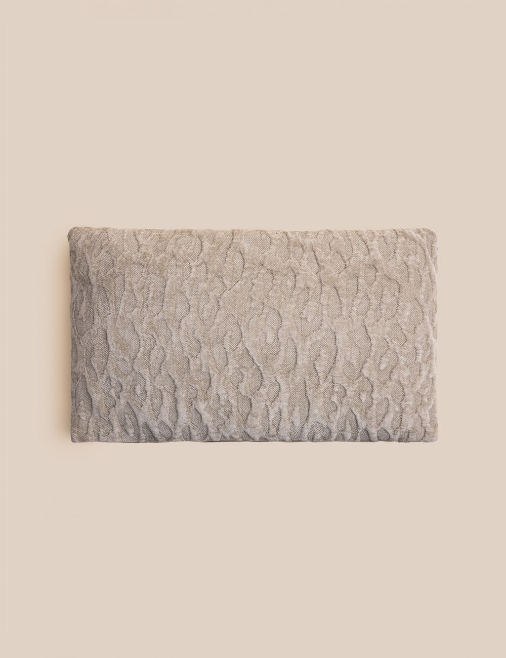 כרית נוי טקסטורה אפור בהיר 30X50CM