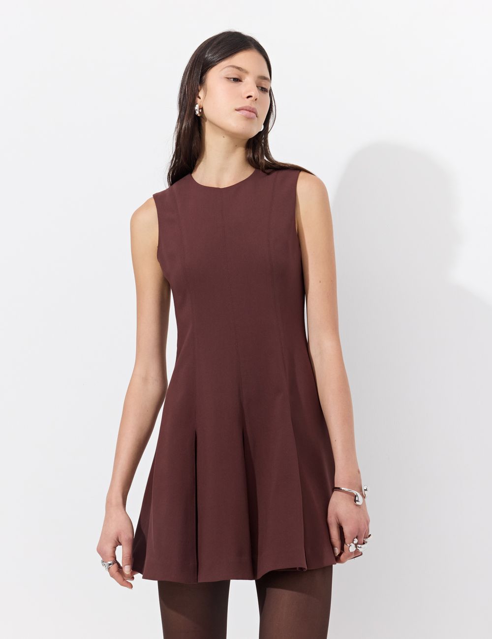 שמלת מיני מחוייטת עם קפלים