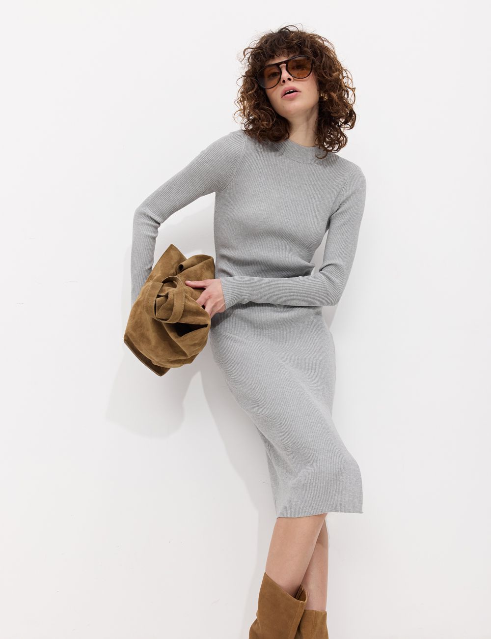 שמלת סריג מידי