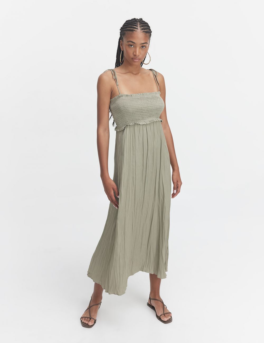 שמלת מידי מתרחבת