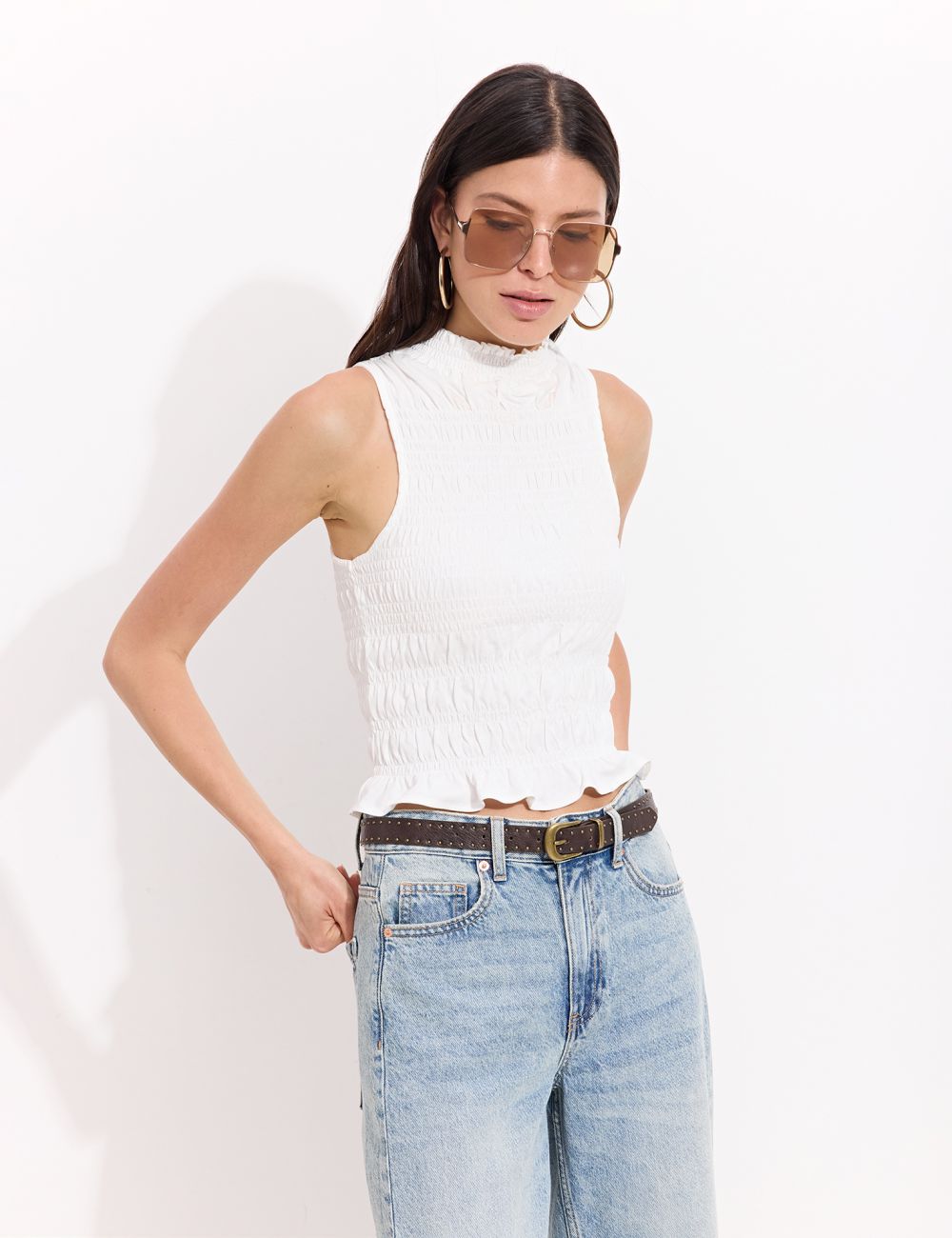 גופיה עם צווארון גבוה