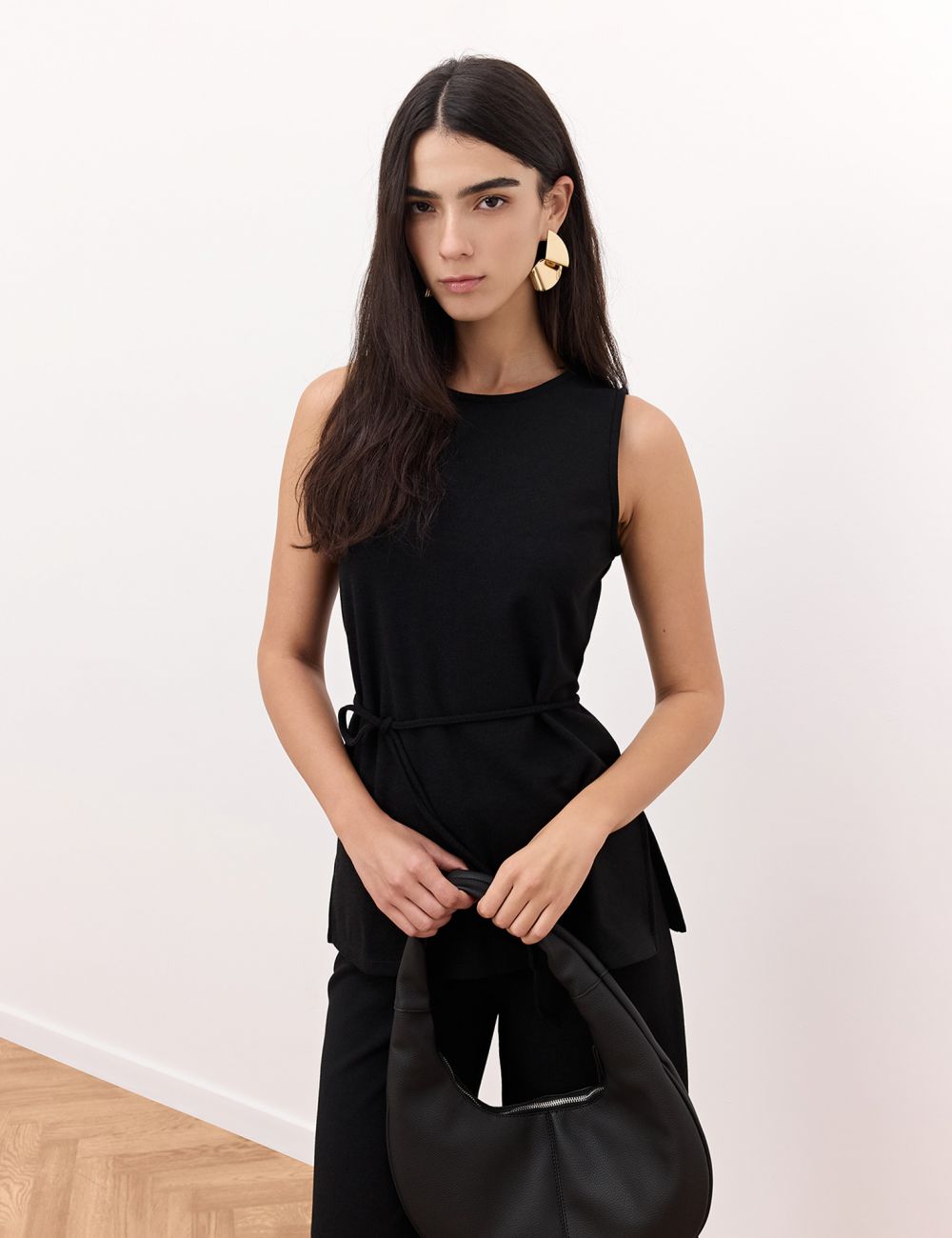 גופייה רחבה עם קשירה