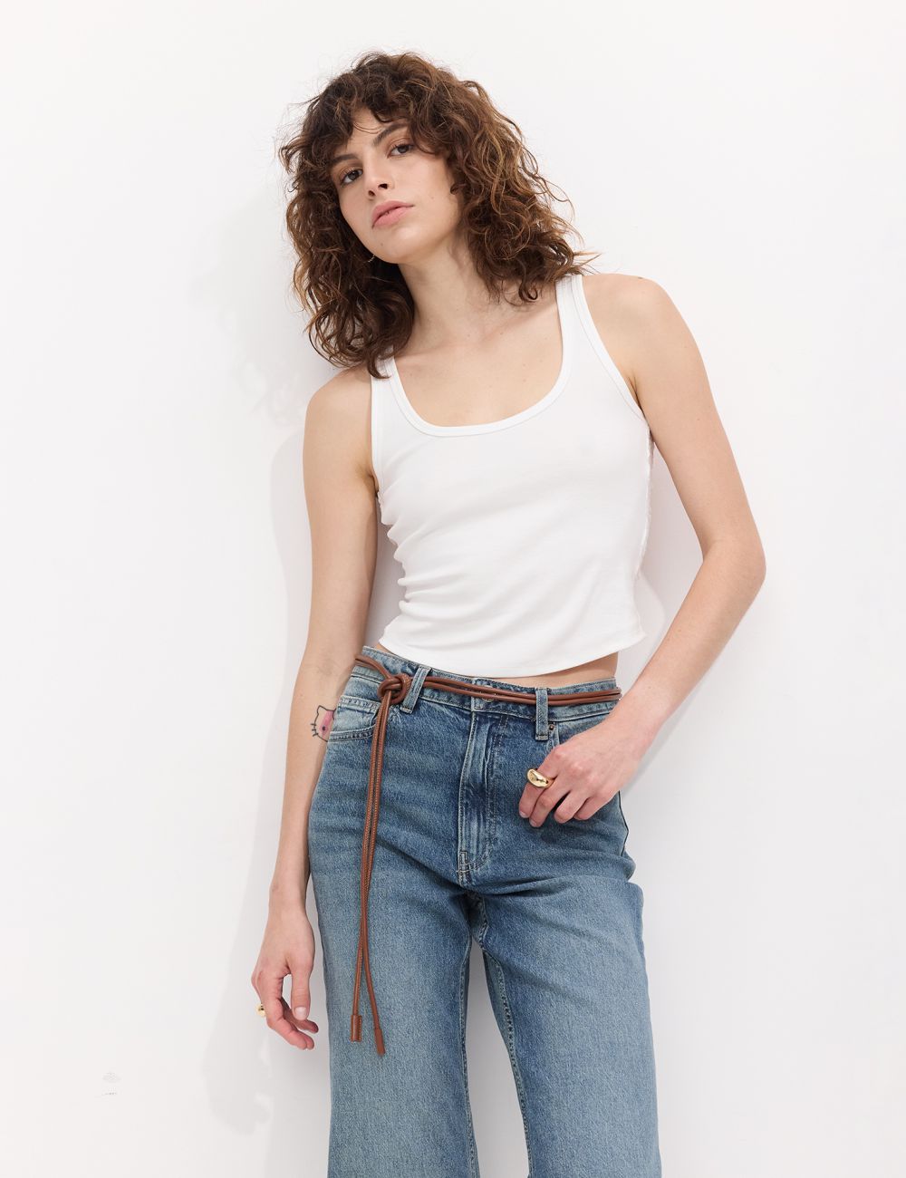 גופיה עם גב תחרה