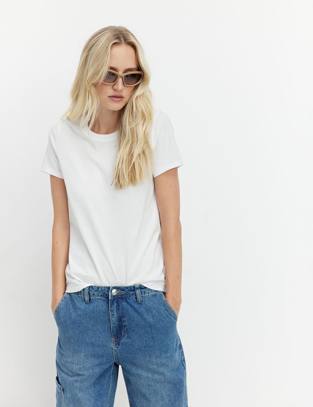 טי-שירט בייסיק מפתח עגול