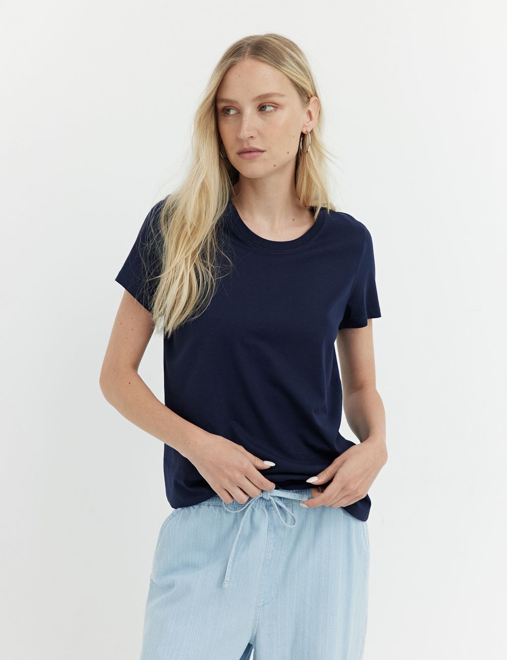 טי-שירט בייסיק מפתח עגול