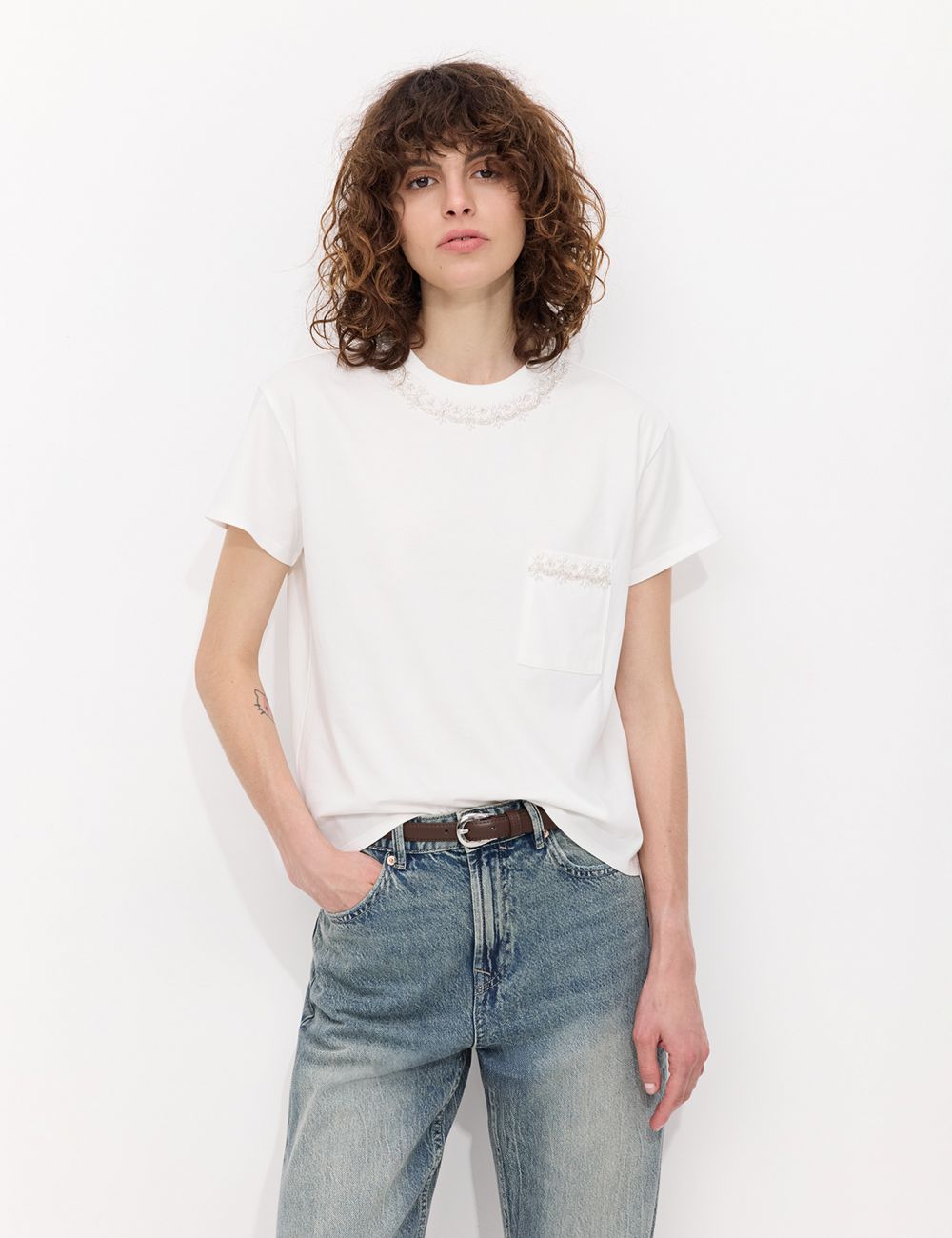 טי שרט עם פנינים