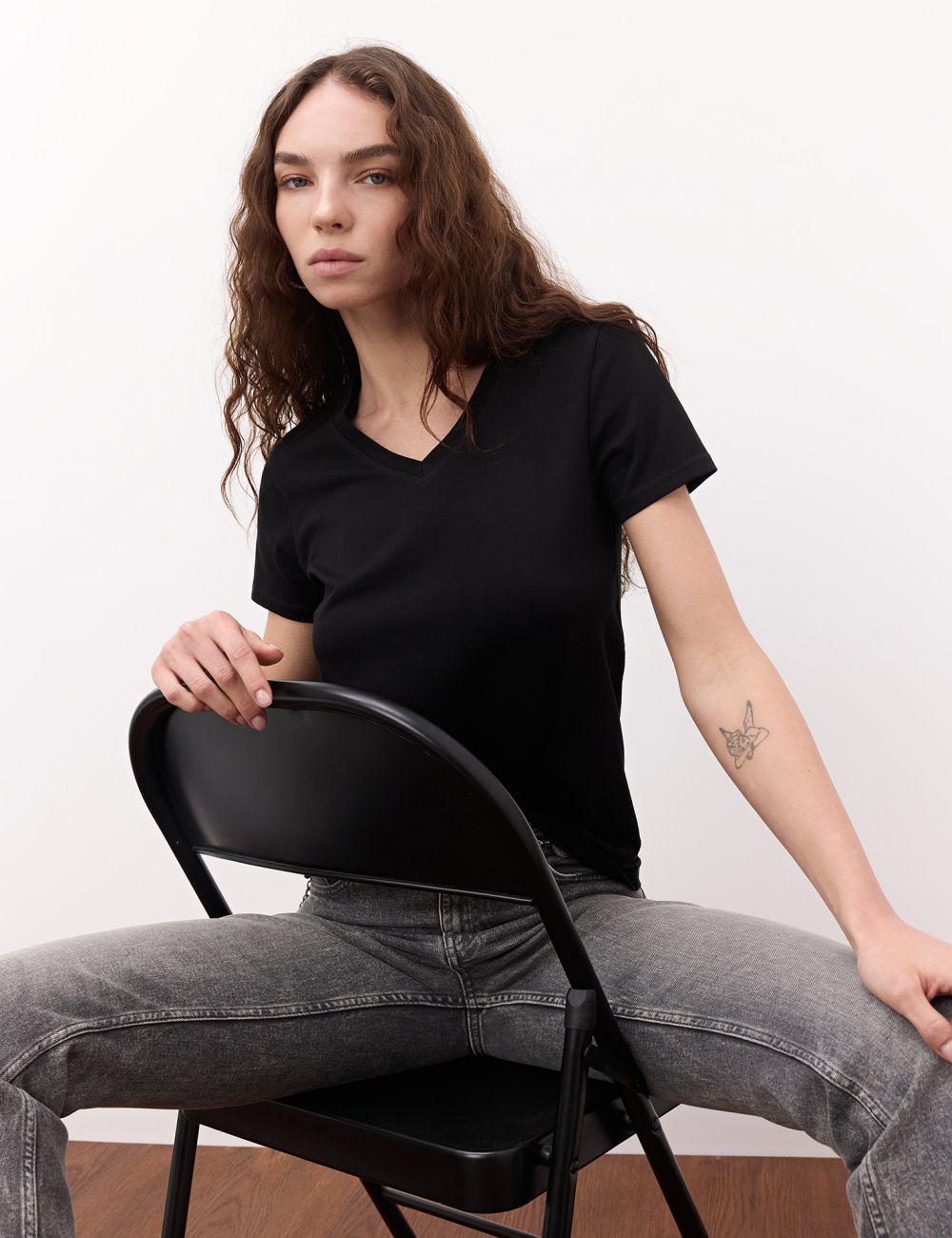 חולצת בית ספר בייסיק V