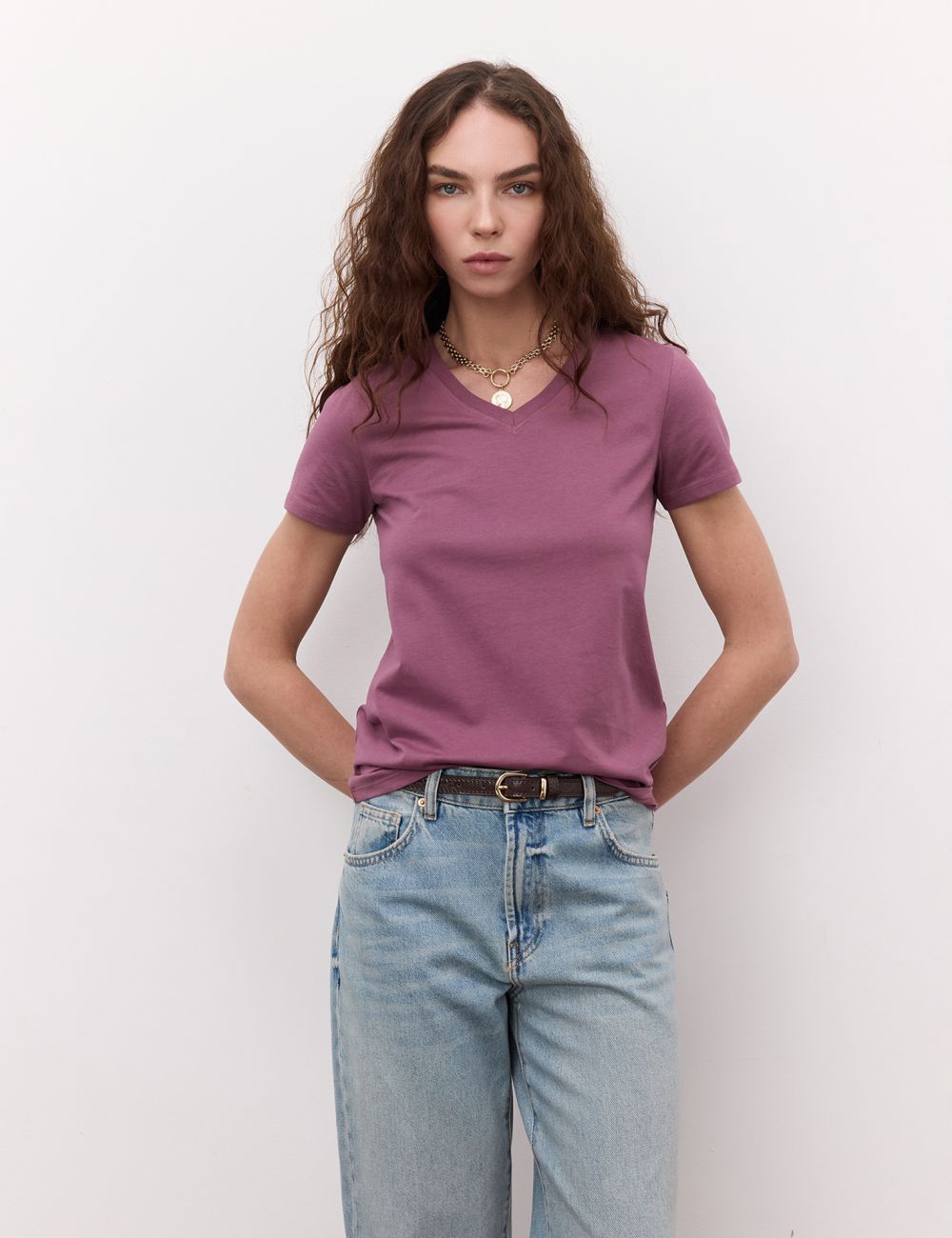 חולצת בית ספר בייסיק V