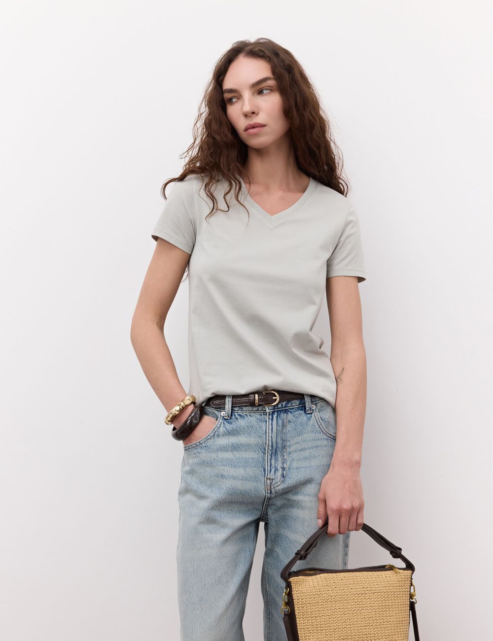 חולצת בית ספר בייסיק V