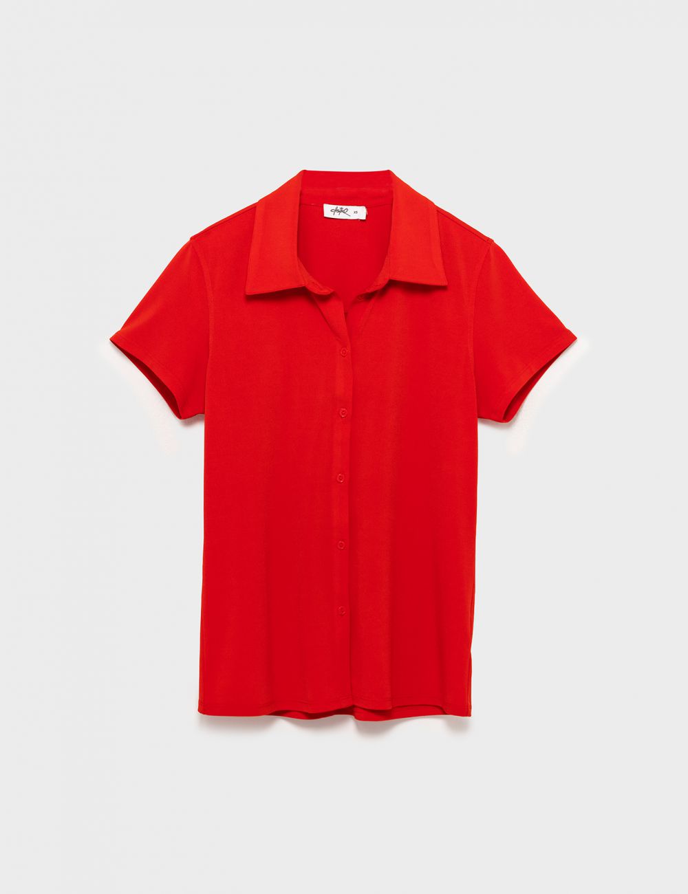 טי שירט מכופתרת