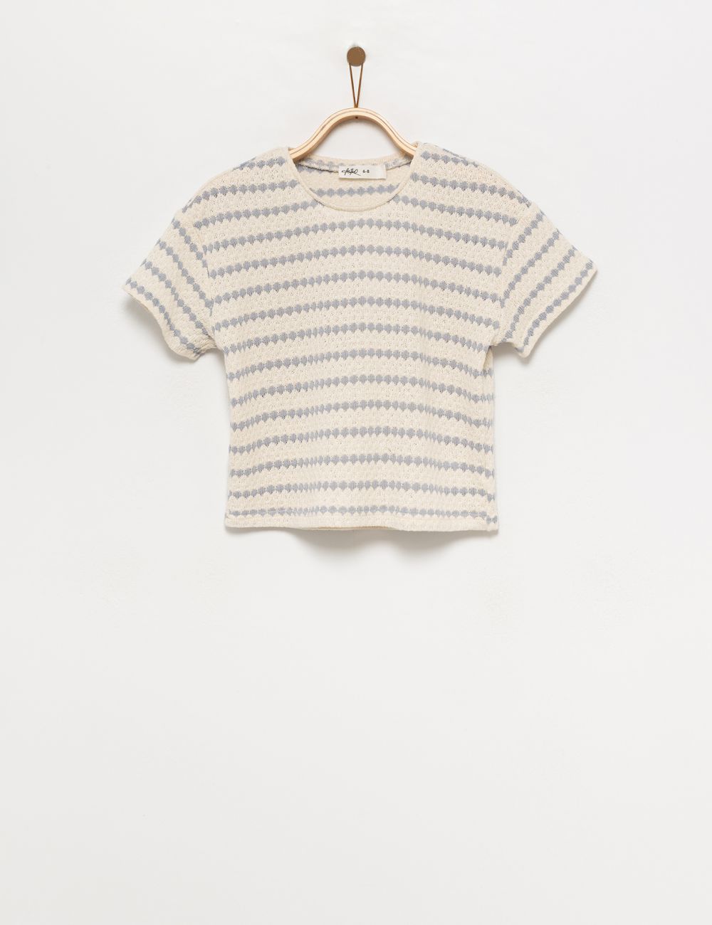 טי-שירט פסים סרוגה