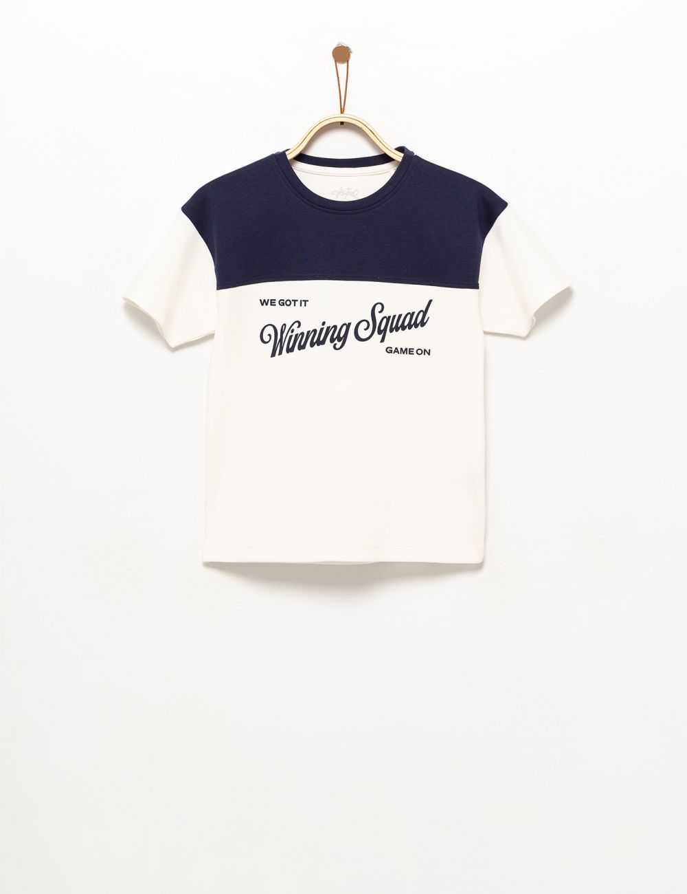 טי שירט עם דפוס