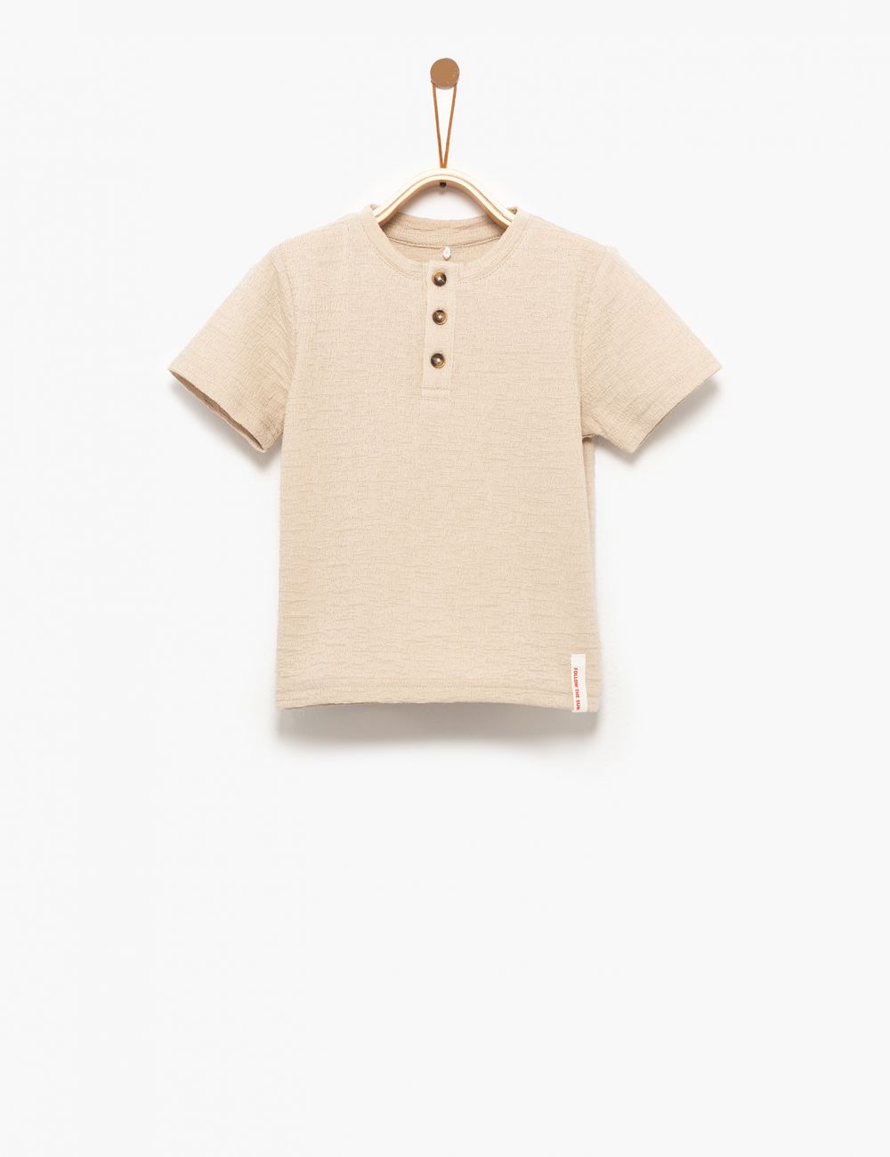 חולצת טי עם שינה