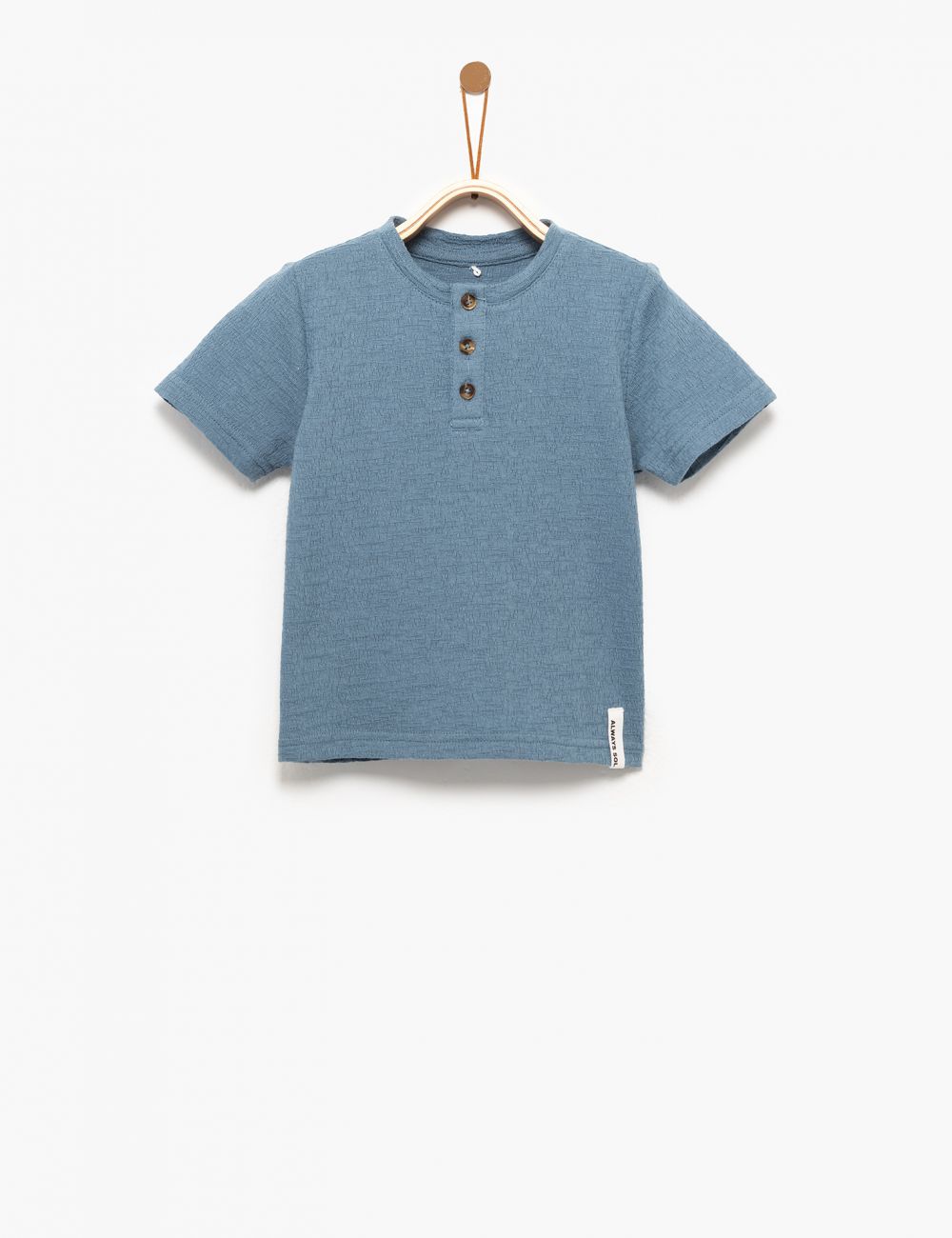 חולצת טי עם שינה