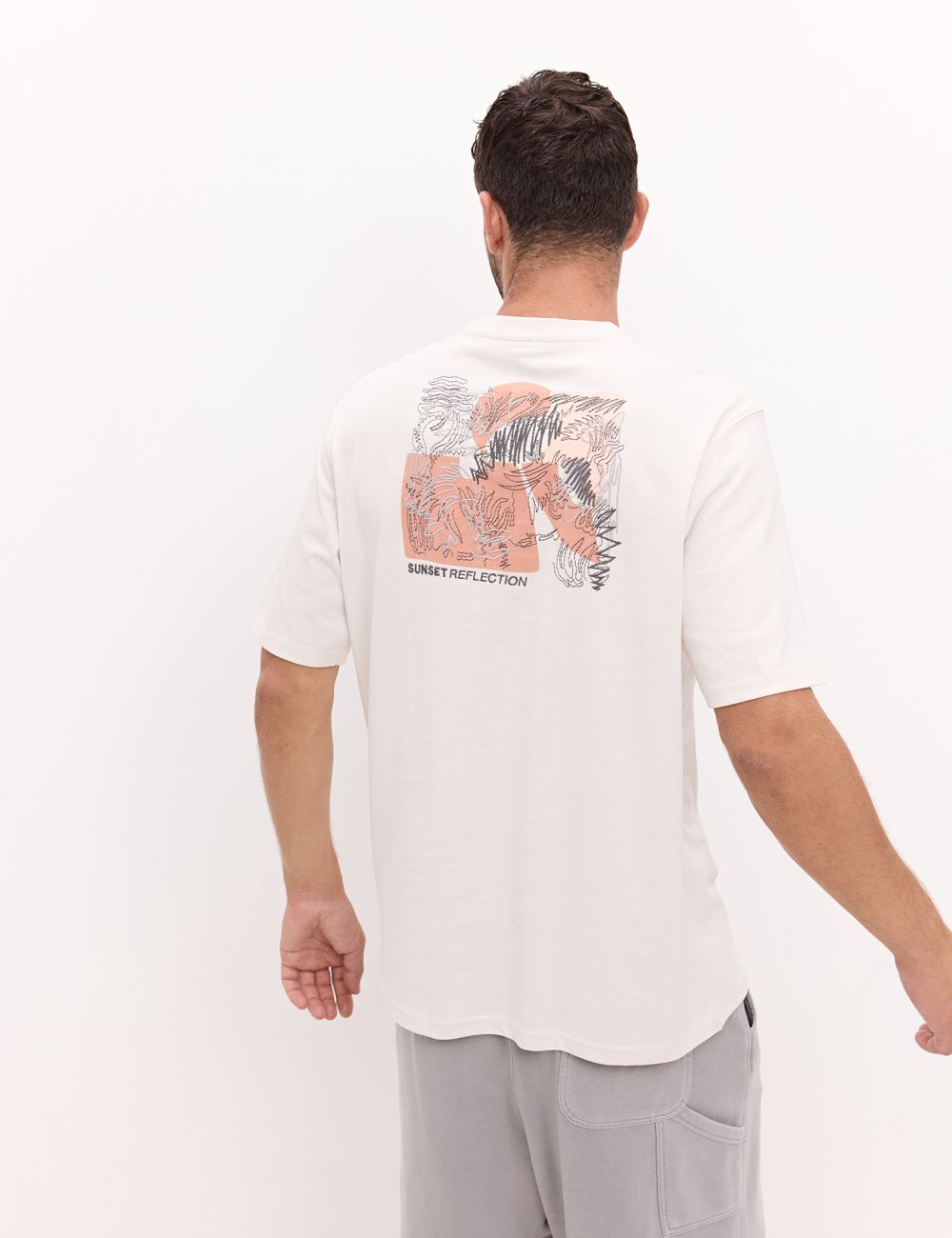 טי שירט Relaxed fit עם דפוס וריקמה