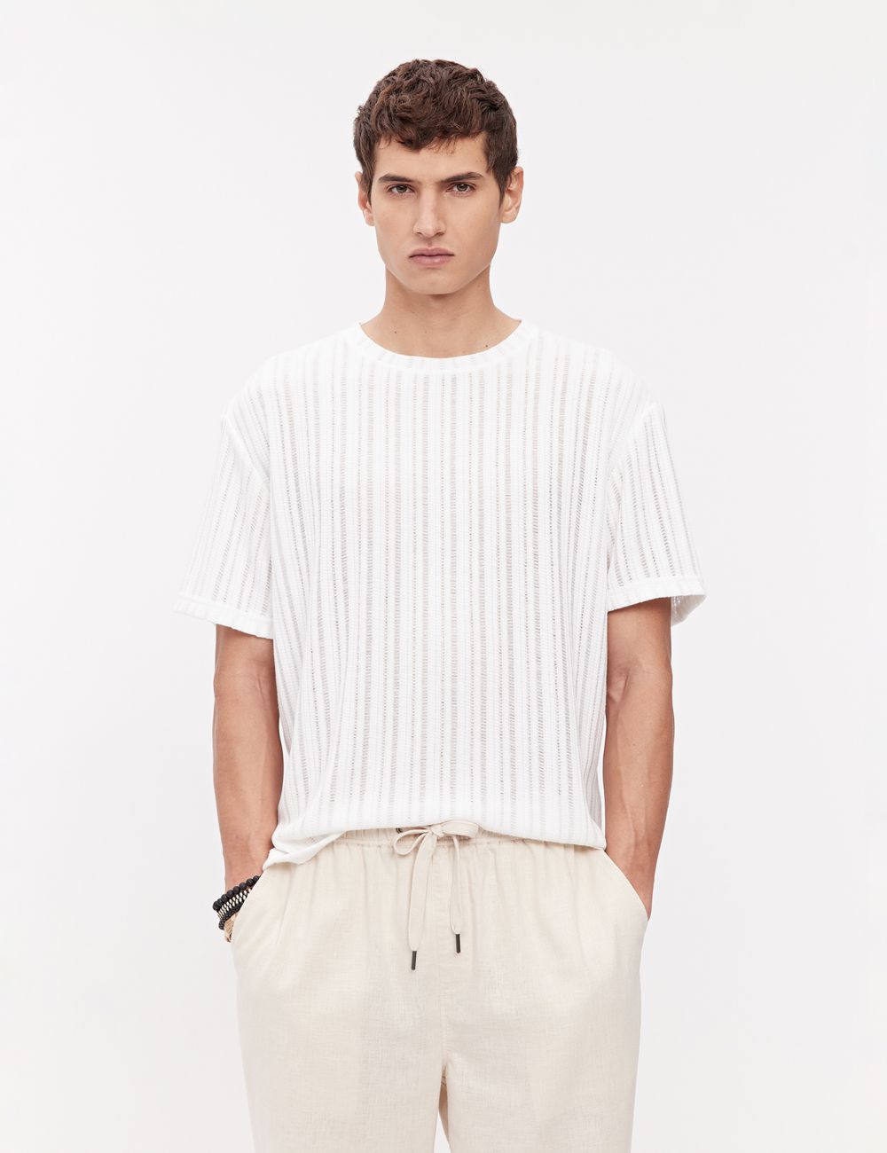 טי שירט דקה עם טקסטורה