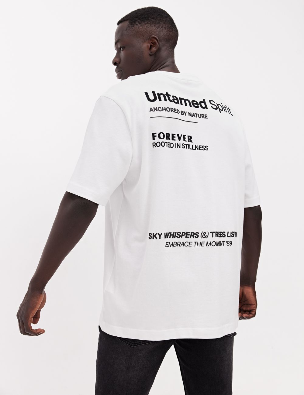 טי-שירט RELAXED FIT עם כיתוב