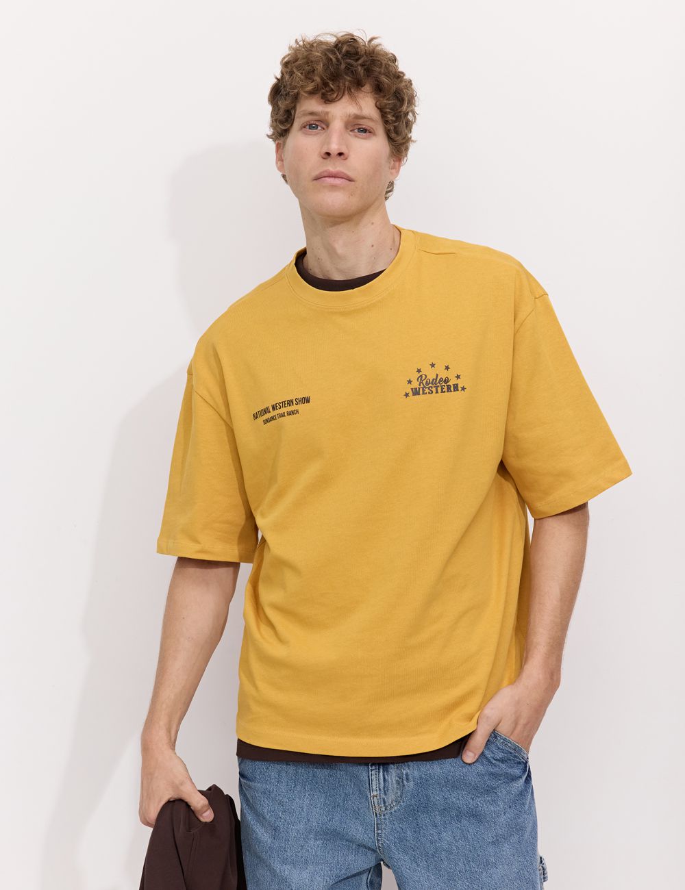 טי-שירט BOXY עם דפוס