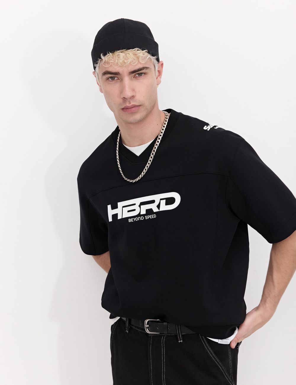 טי שירט מודפסת ספורטיבית