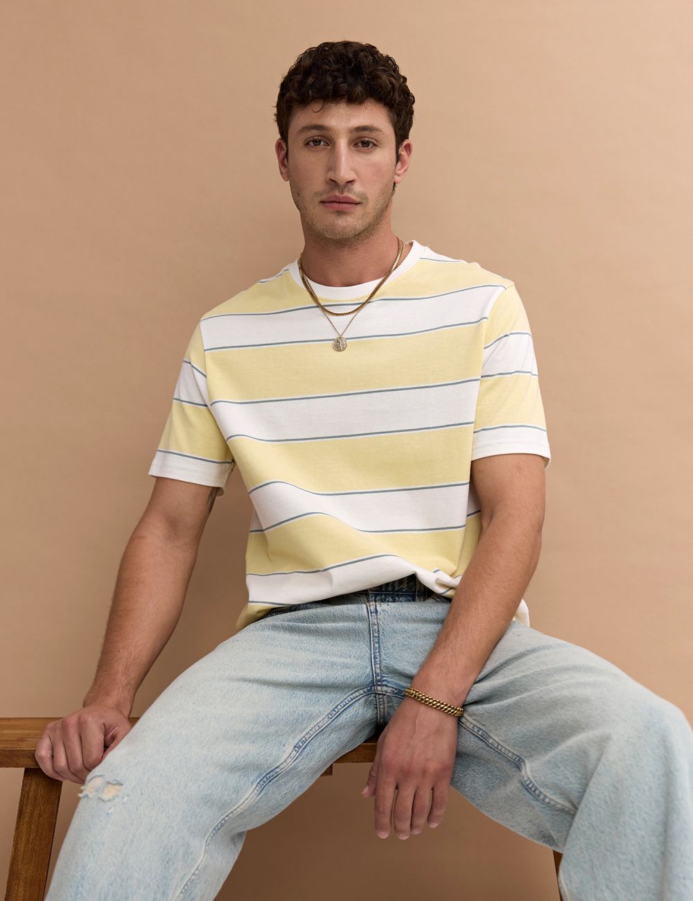 חולצה עם פסים