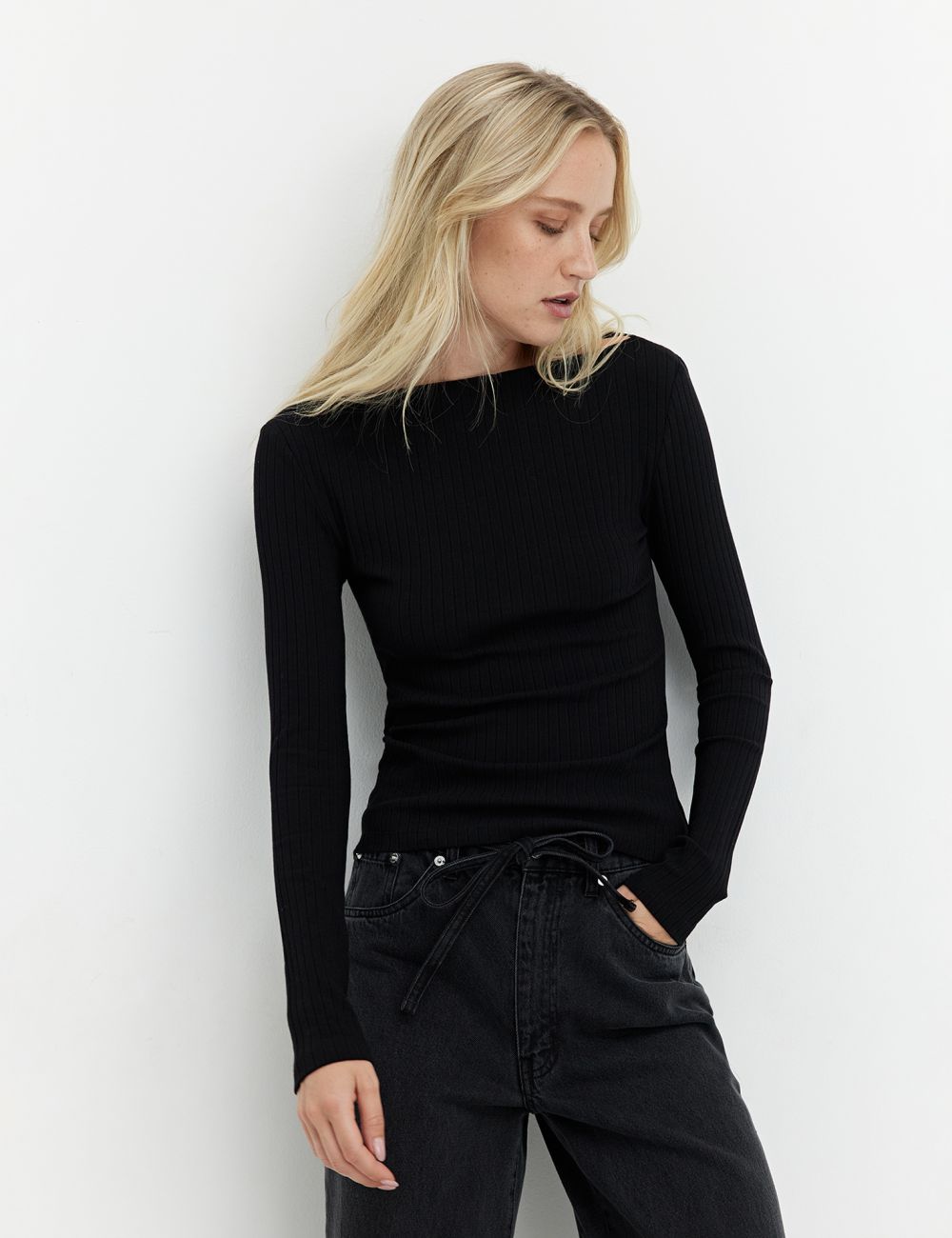 חולצה ארוכה עם מפתח סירה