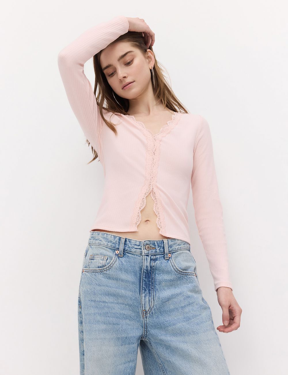 חולצת ריב שרוול ארוך עם סיומת תחרה