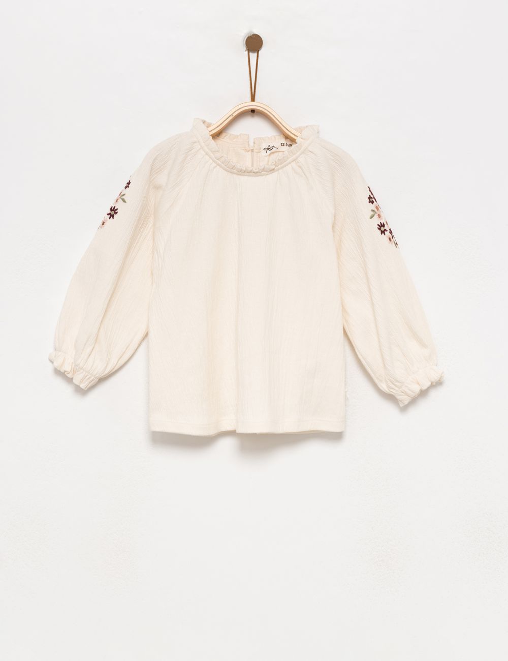 חולצה עם שרוולים תפוחים