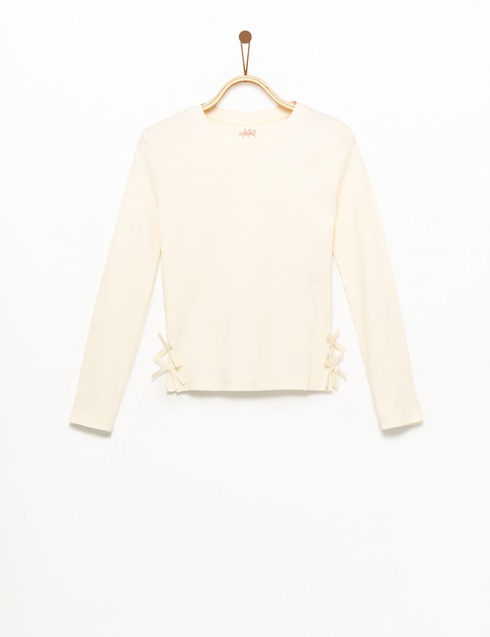 טי שרט שרוול ארוך עם פפיונים בצד