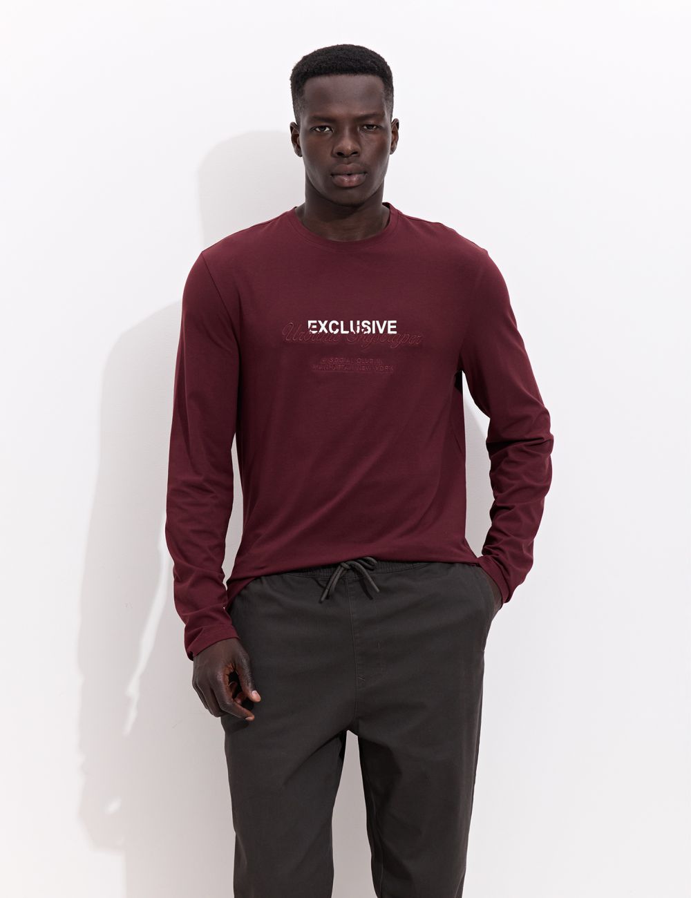 טי-שירט ארוכה עם כיתוב